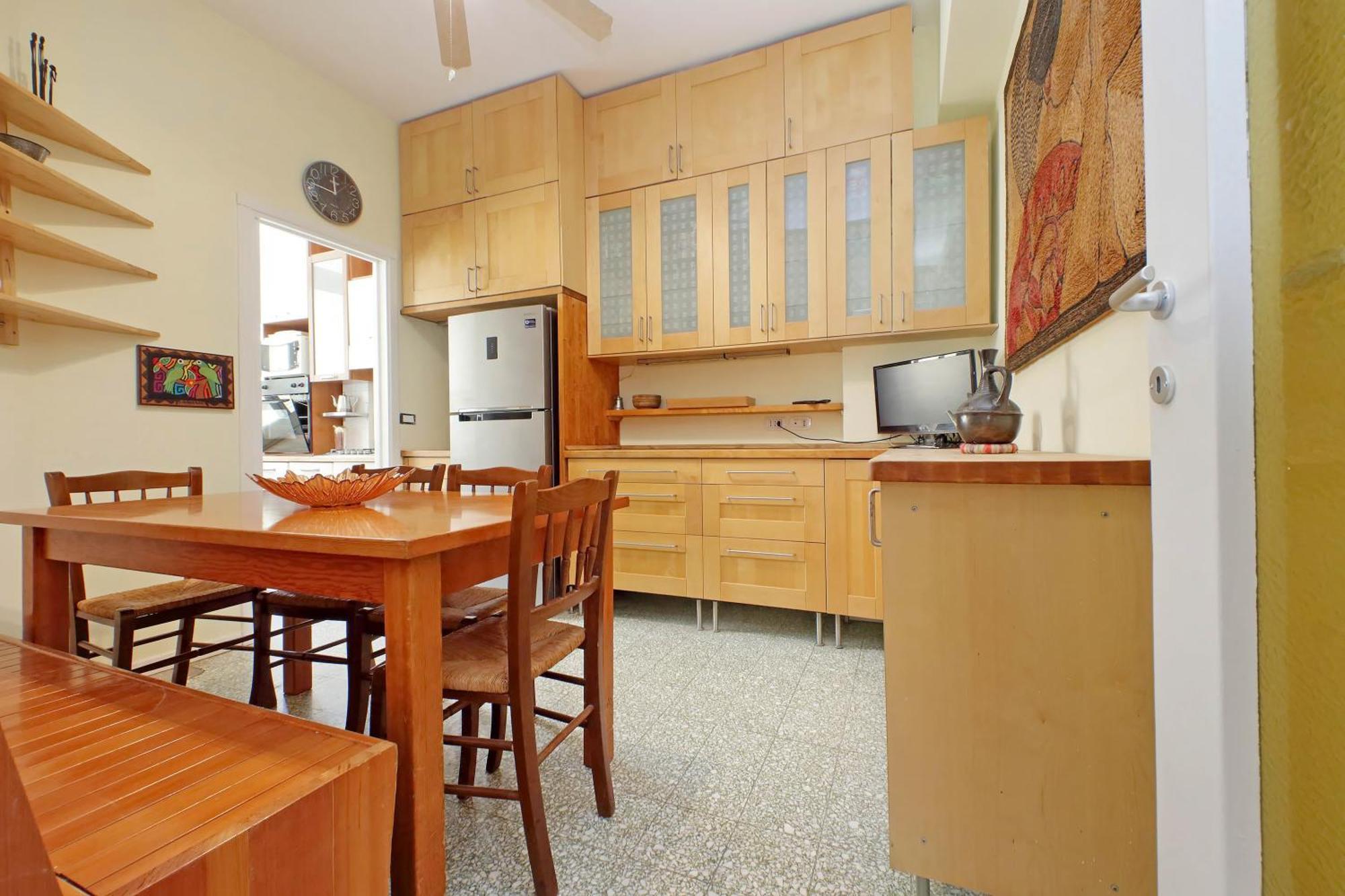 Apartment Comfy For Family Next To Metro