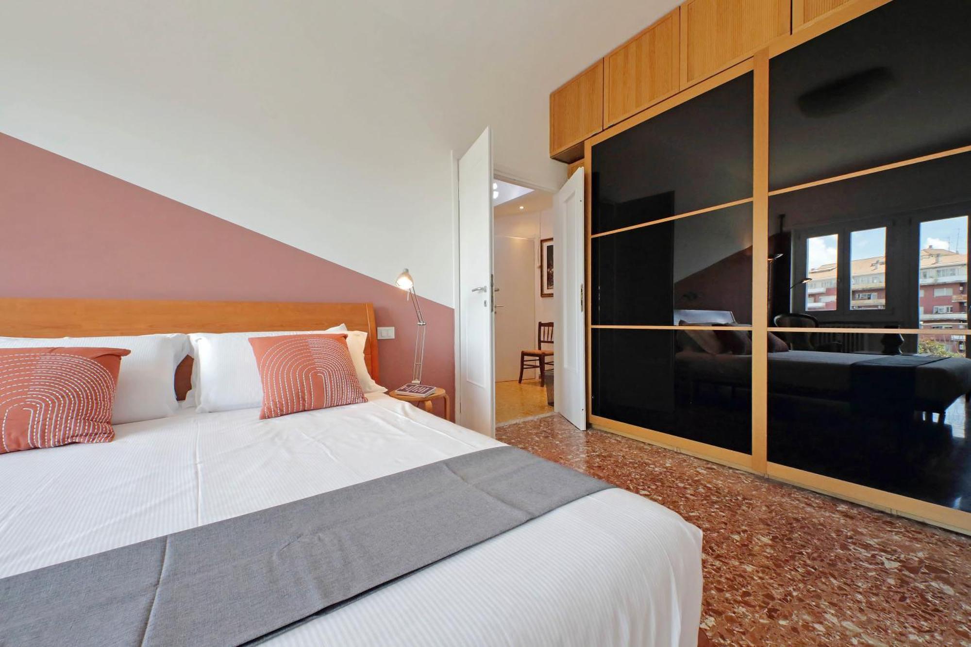 Apartment Comfy For Family Next To Metro