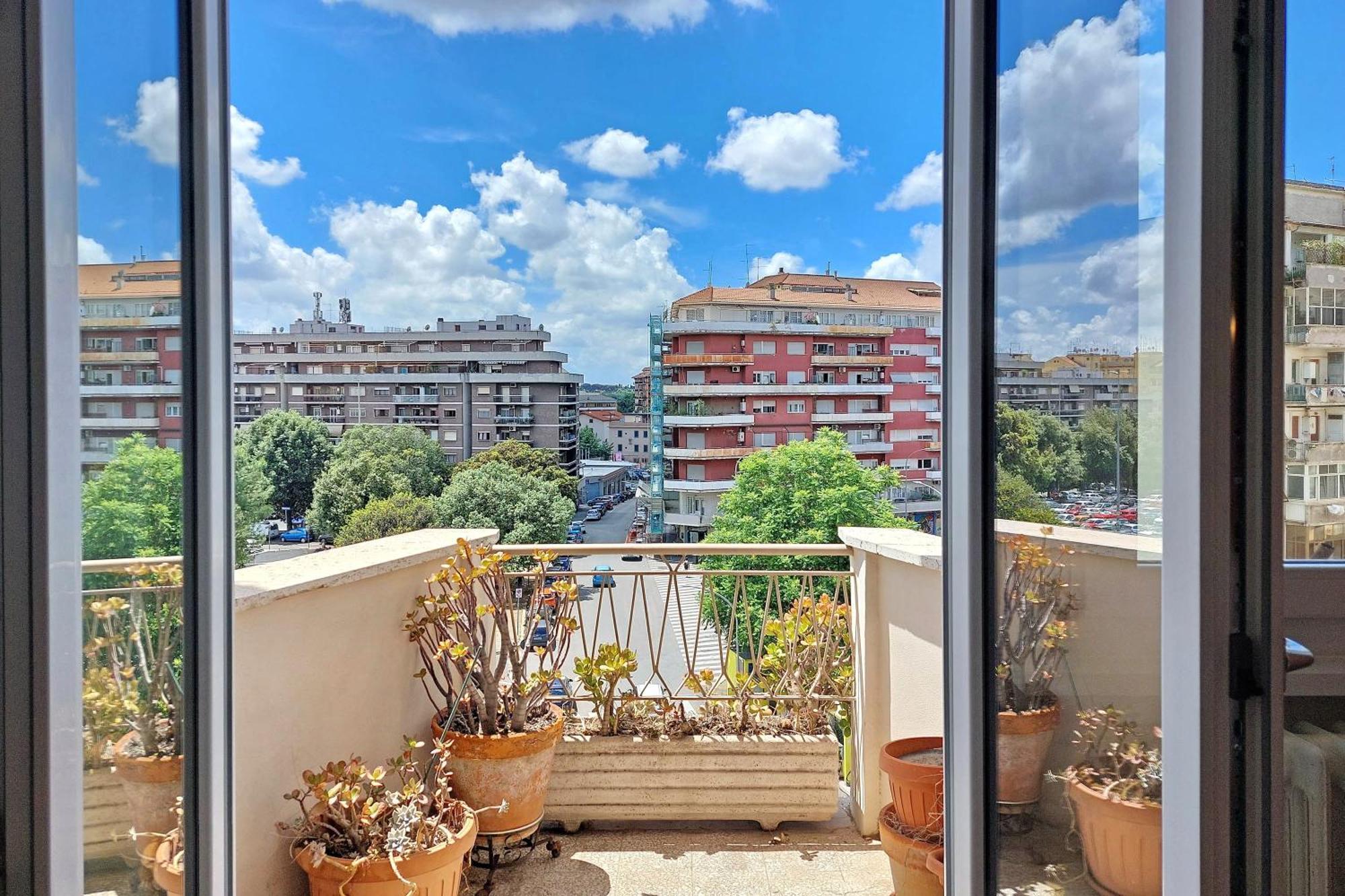 Apartment Comfy For Family Next To Metro Rom